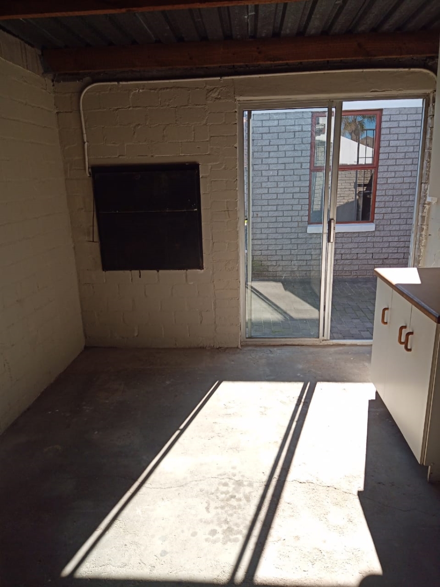 To Let 3 Bedroom Property for Rent in Oakglen Western Cape